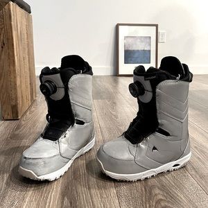 Burton snowboard boots (reflective gray)